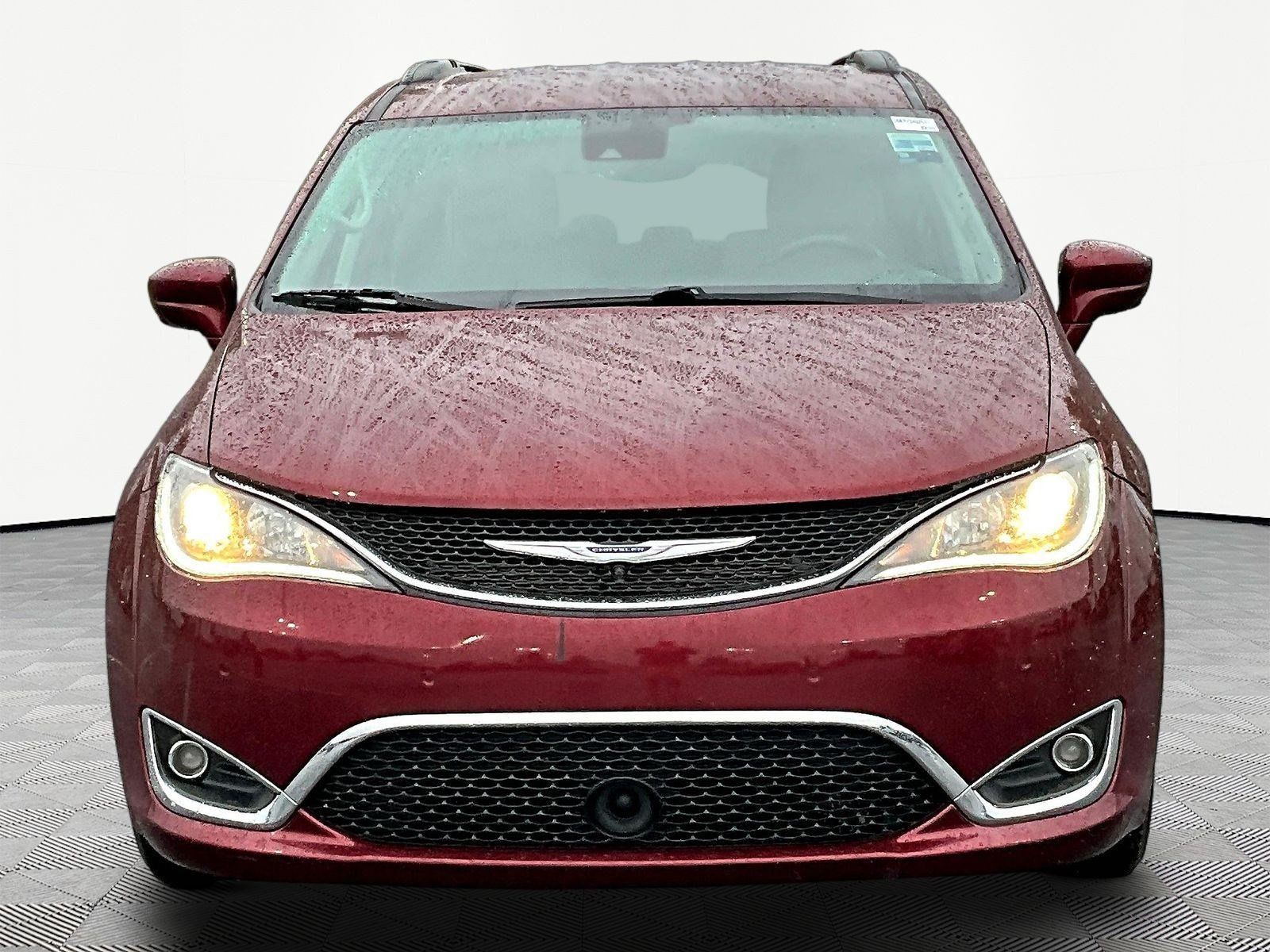 Used 2019 Chrysler Pacifica Touring Plus w/ Advanced Safetytec Group FWD image 2