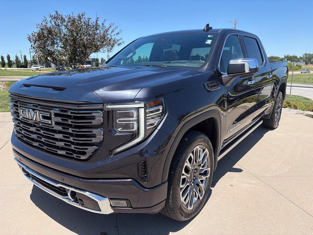 Used 2023 GMC Sierra 1500 Denali Ultimate AWD/4WD image 4