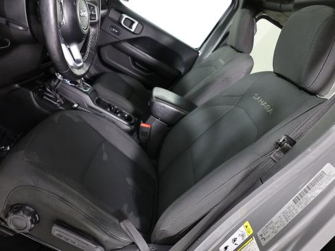 Used 2019 Jeep Wrangler Unlimited Sahara w/ Safety Group AWD/4WD image 9