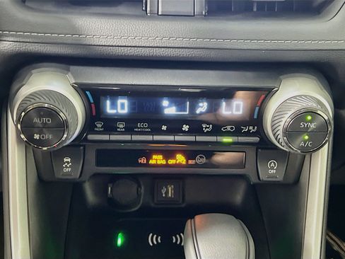 Used 2025 Toyota RAV4 XLE w/ Convenience Package FWD image 26
