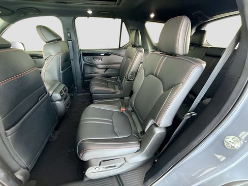 Certified 2025 Honda Pilot TrailSport image 21