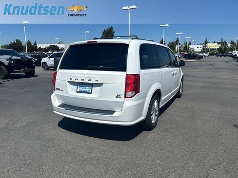 Used 2018 Dodge Grand Caravan SXT FWD image 7