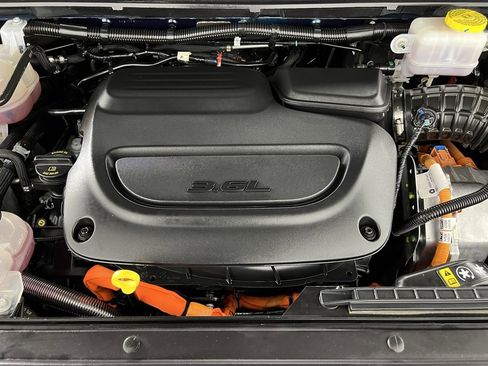 Certified 2024 Chrysler Pacifica Limited image 36