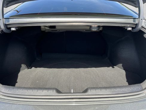 Used 2025 Hyundai Elantra Limited FWD image 23