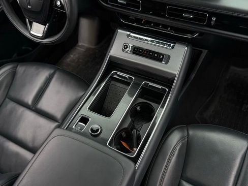 Used 2025 Lincoln Aviator AWD image 29