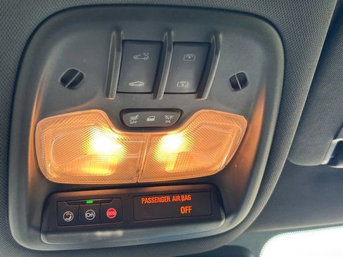 Used 2023 Chevrolet TrailBlazer RS w/ Sun and Liftgate Package FWD image 19