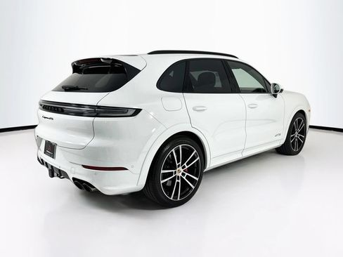 Certified 2025 Porsche Cayenne GTS w/ Premium Package Plus AWD/4WD image 9