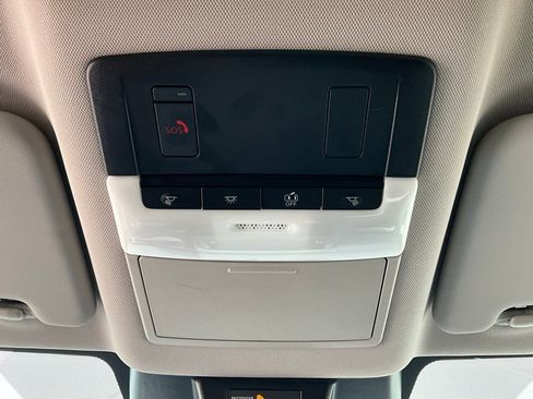 Used 2025 Nissan Rogue SV image 17