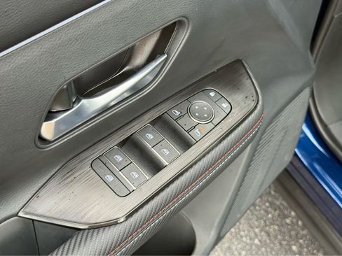 Used 2026 Nissan Kicks SR w/ Cold Weather Package AWD/4WD image 11