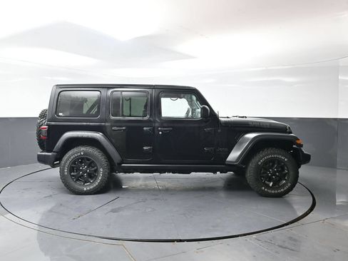 Used 2020 Jeep Wrangler Unlimited Sport AWD/4WD image 3