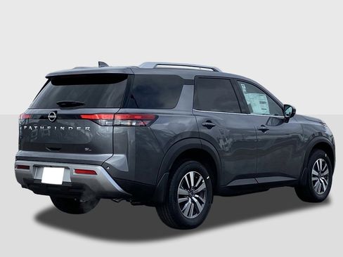 New 2025 Nissan Pathfinder SL image 4