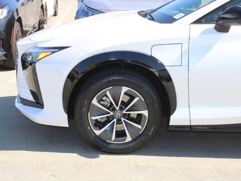 Certified 2024 Lexus RZ 300e Premium w/ Accessory Package (Z1) FWD image 4