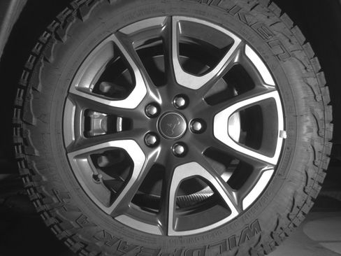 Used 2025 Jeep Compass Trailhawk AWD/4WD image 12