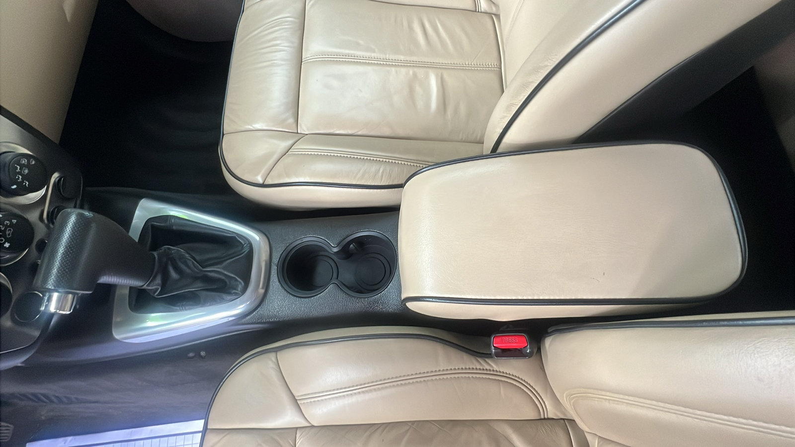 Used 2010 HUMMER H3T Luxury w/ Appearance Package AWD/4WD image 12