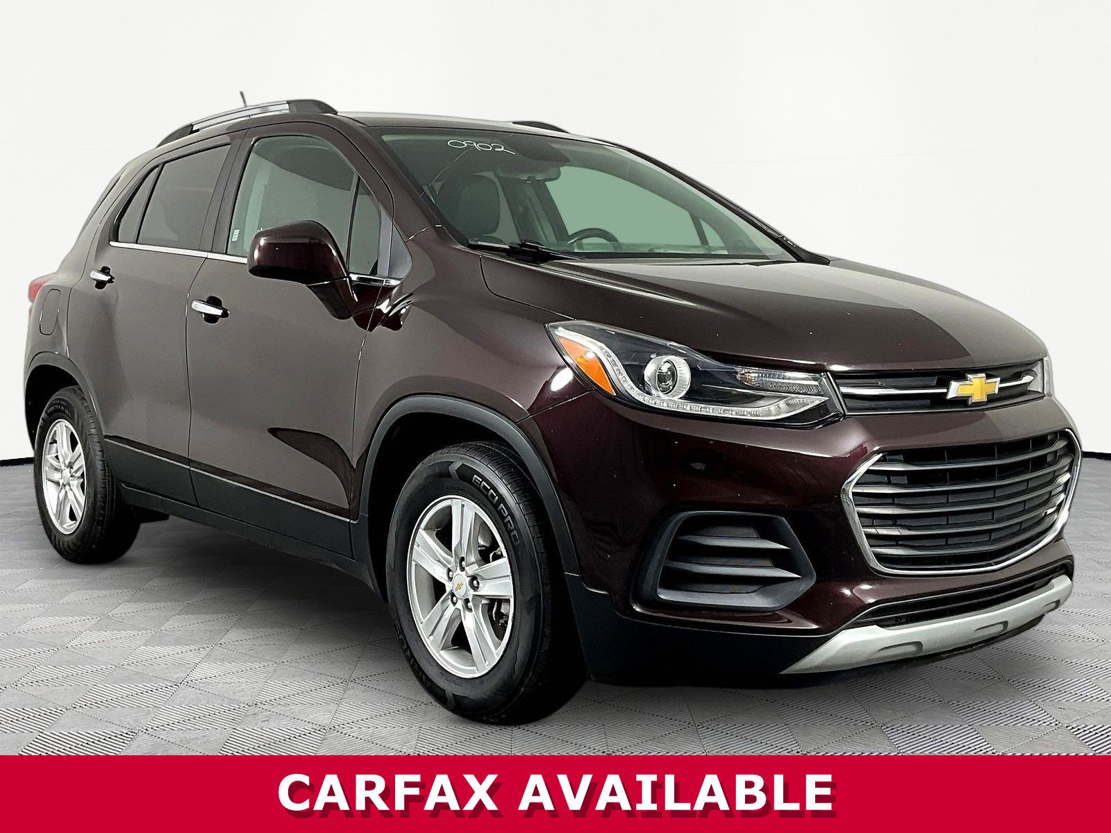 Used 2020 Chevrolet Trax LT w/ LT Convenience Package FWD image 3