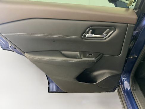 Used 2023 Nissan Rogue SL AWD/4WD image 27
