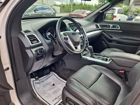 Used 2015 Ford Explorer XLT w/ Equipment Group 202B AWD/4WD image 7