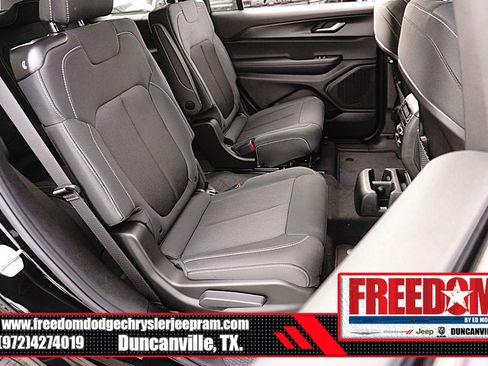 New 2025 Jeep Grand Cherokee L Laredo w/ Luxury Tech Group I image 17