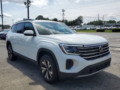 Certified 2025 Volkswagen Atlas SE FWD image 3