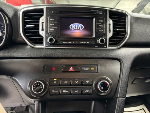 Used 2018 Kia Sportage LX AWD/4WD image 19