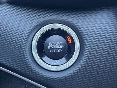 New 2025 Jeep Grand Cherokee L Laredo w/ Luxury Tech Group I image 9