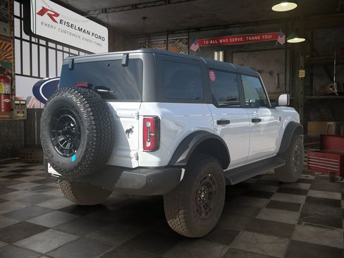 New 2026 Ford Bronco Outer Banks w/ Sasquatch Package AWD/4WD image 6