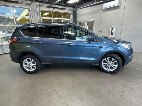 Used 2018 Ford Escape SE w/ Ford Safe & Smart Package image 6