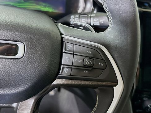 Used 2022 Jeep Grand Cherokee Limited 4xe image 25