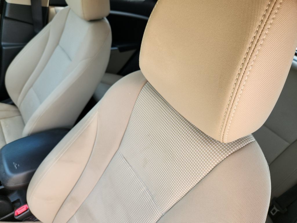 Used 2013 Hyundai Elantra GT w/ Touch & Go Pkg FWD image 25