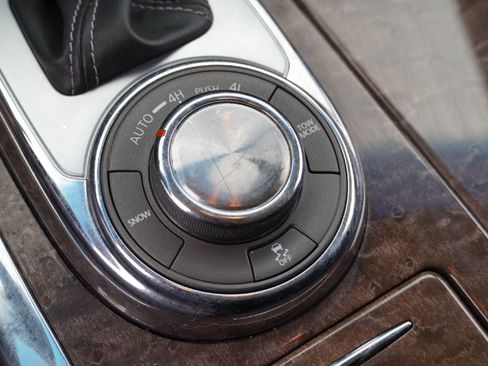 Used 2015 INFINITI QX80 4WD image 17