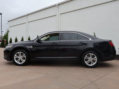 Used 2018 Ford Taurus SEL AWD/4WD image 3