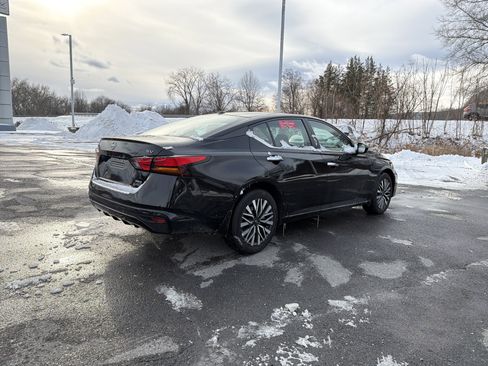 Certified 2023 Nissan Altima 2.5 SV image 5