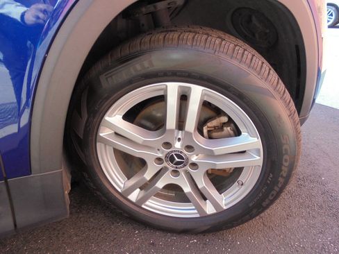 Used 2020 Mercedes-Benz GLB 250 4MATIC w/ Premium Package image 30