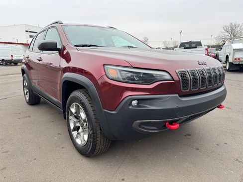 Used 2019 Jeep Cherokee Trailhawk image 7