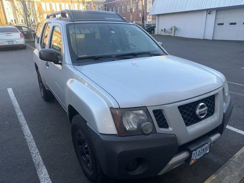 Used 2012 Nissan Xterra X image 2