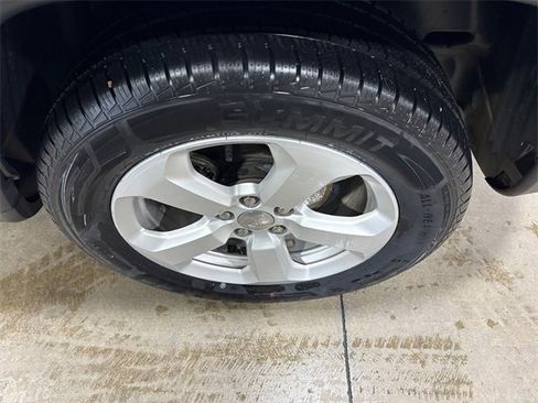 Used 2018 Jeep Compass Latitude w/ Popular Equipment Group image 17