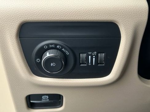 Certified 2023 Jeep Grand Cherokee Limited image 20