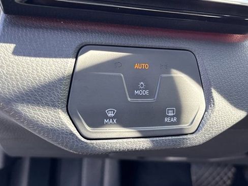 Used 2023 Volkswagen ID.4 Pro image 21