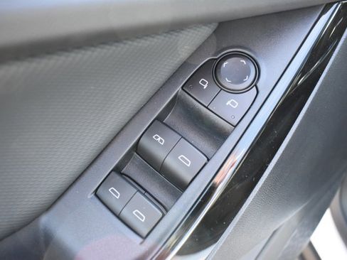 New 2026 Chevrolet Equinox LT image 12