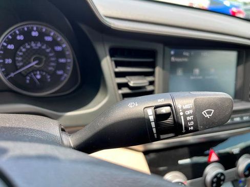 Used 2019 Hyundai Elantra SEL FWD image 29