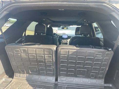 Used 2020 Ford Explorer Limited RWD image 9