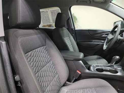 Used 2018 Chevrolet Equinox LT image 17