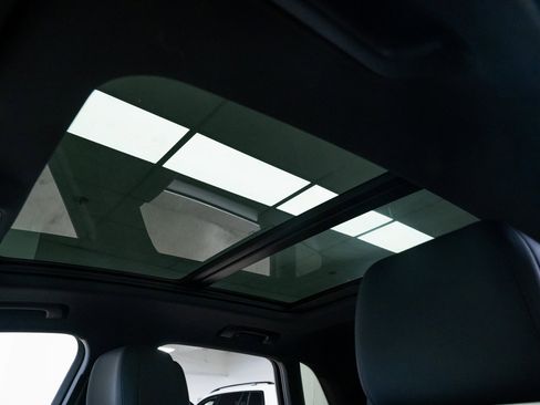 Used 2024 Audi Q3 2.0T Premium Plus w/ Premium Plus Package image 16