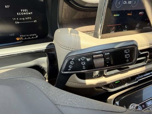 Used 2022 Lincoln Nautilus Reserve AWD/4WD image 29