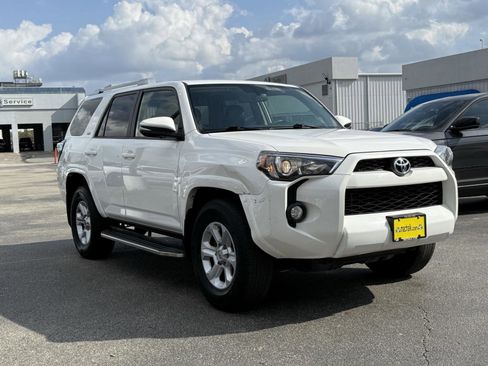 Used 2018 Toyota 4Runner 2WD image 2