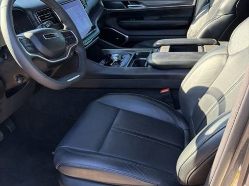 Used 2024 Jeep Wagoneer Series II w/ Premium Group I image 5