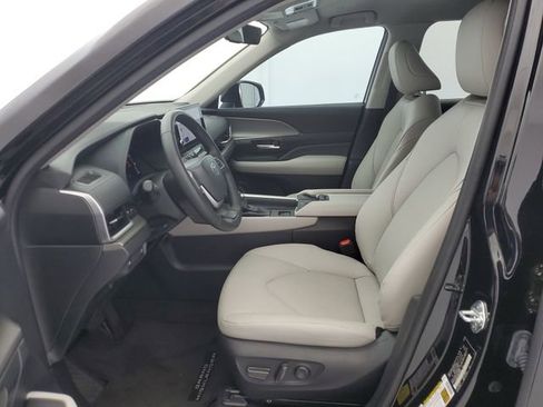 Used 2024 Toyota Grand Highlander AWD image 20