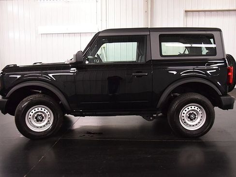 Used 2025 Ford Bronco 2-Door AWD/4WD image 4