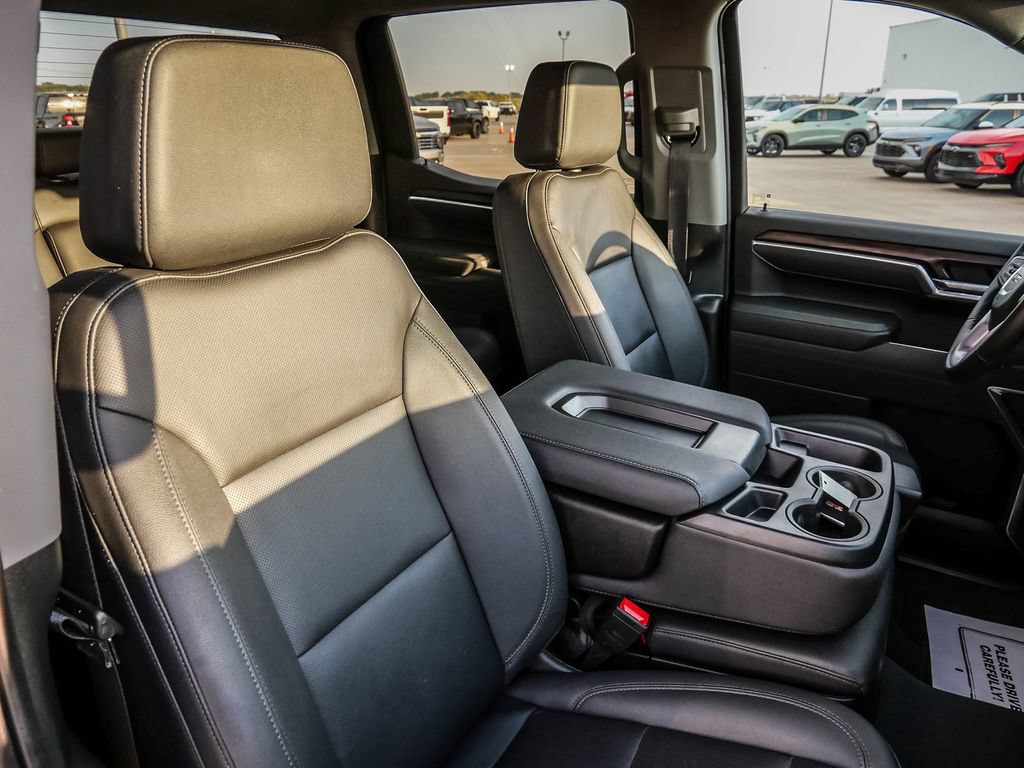 Used 2026 GMC Sierra 1500 SLT AWD/4WD image 18