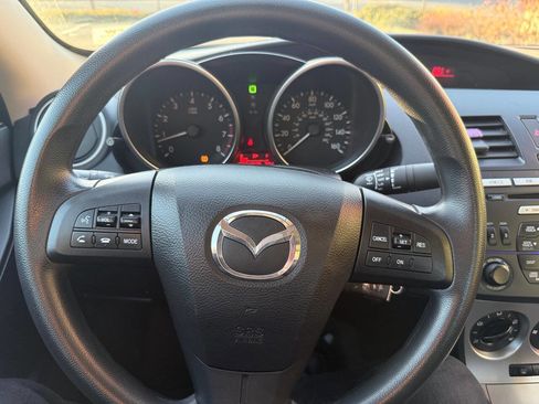 Used 2011 MAZDA MAZDA3 i Touring image 17